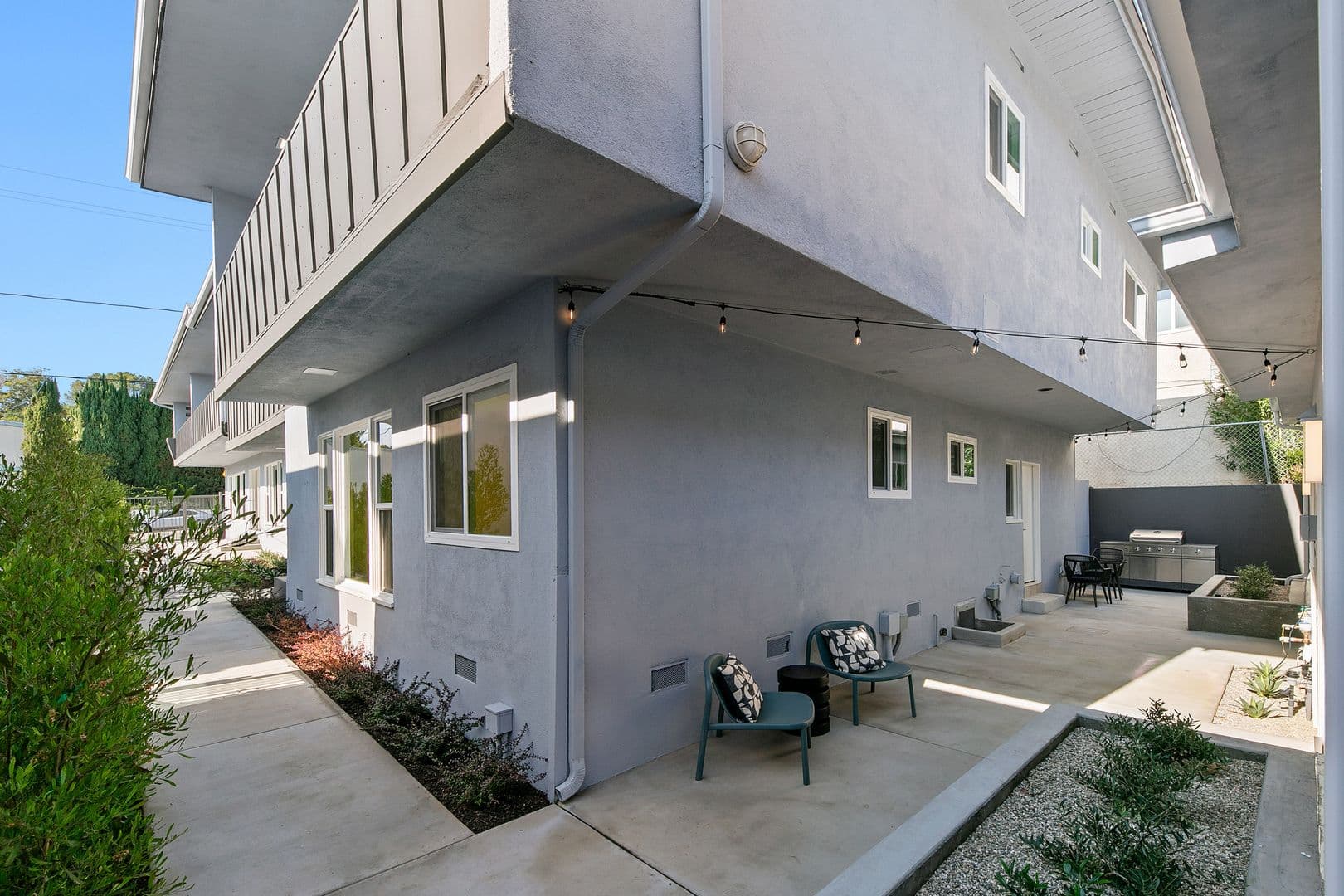 West Hollywood Apartment: 954 N San Vicente Blvd
