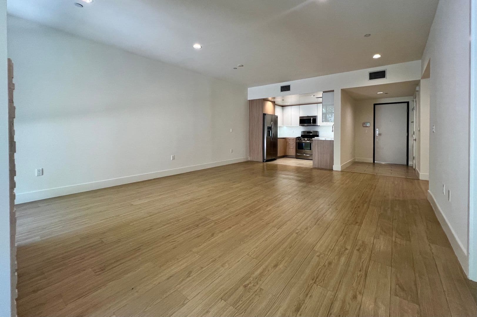 Bel-Air Apartment: 11715 Bellagio Road