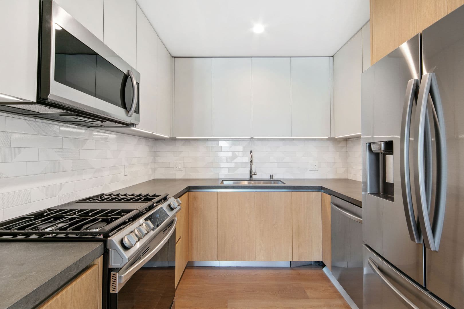 West Hollywood Apartment: 1001 N Fairfax Ave