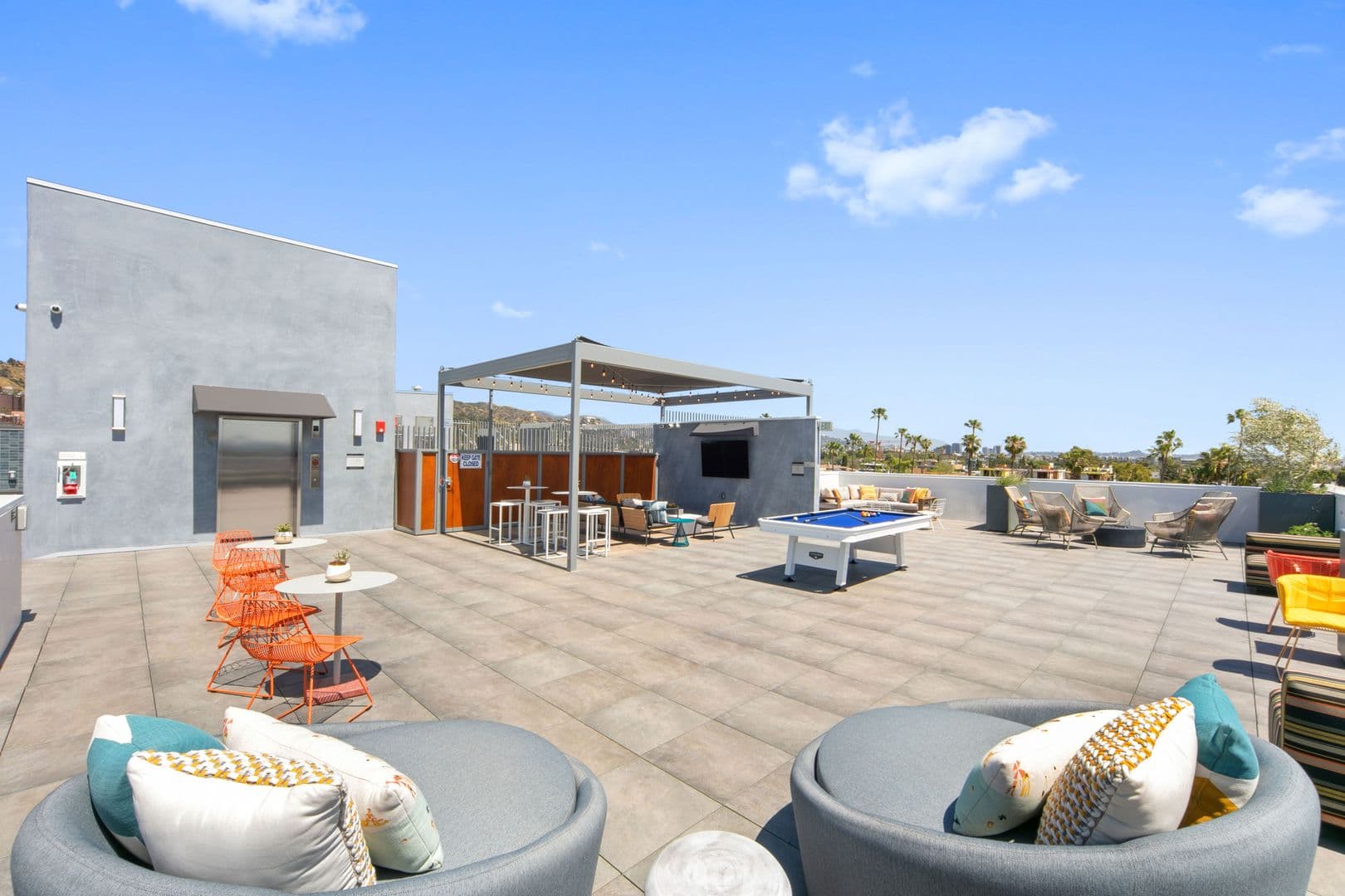 West Hollywood Apartment: 1001 N Fairfax Ave