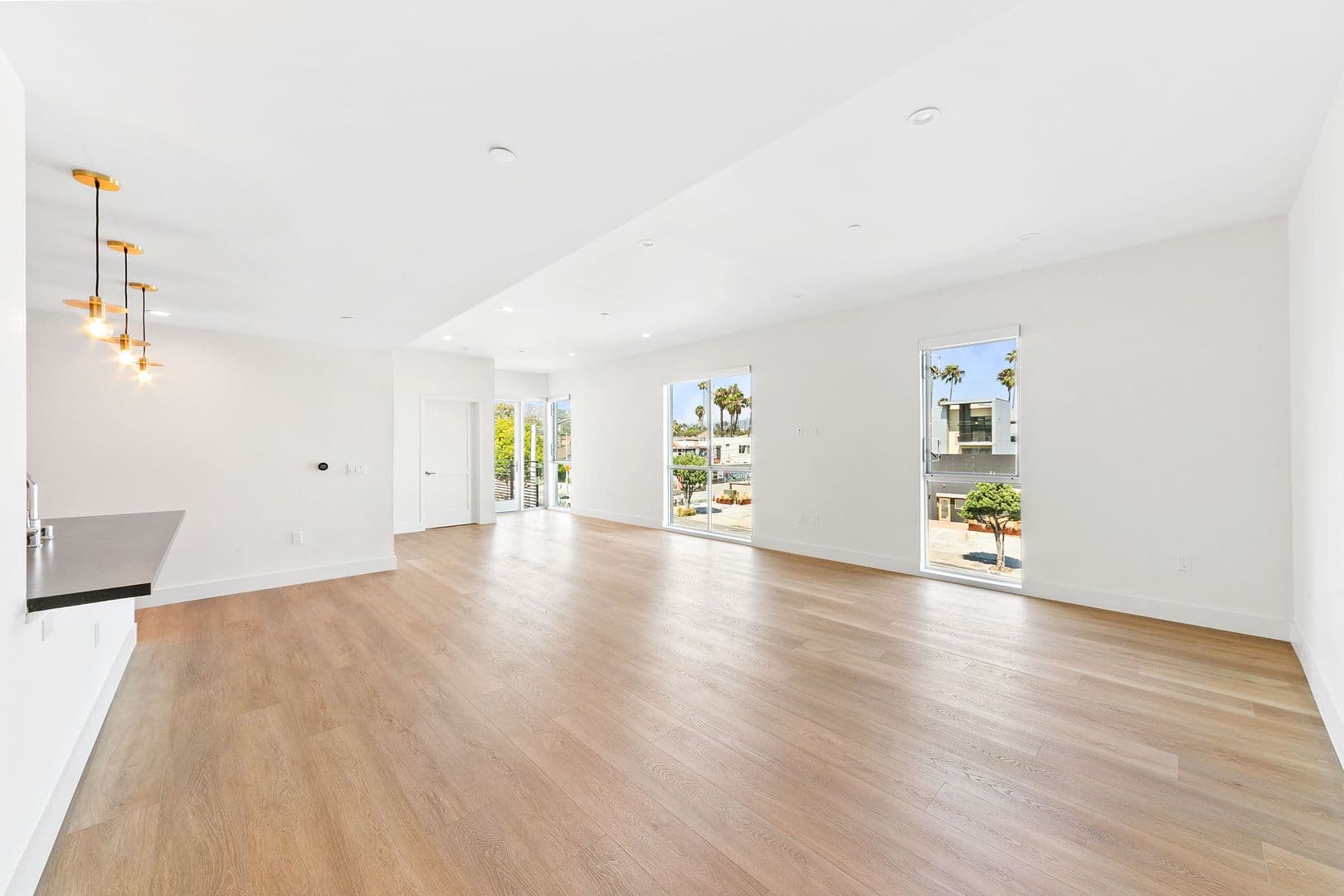 West Hollywood Apartment: 1001 N Fairfax Ave