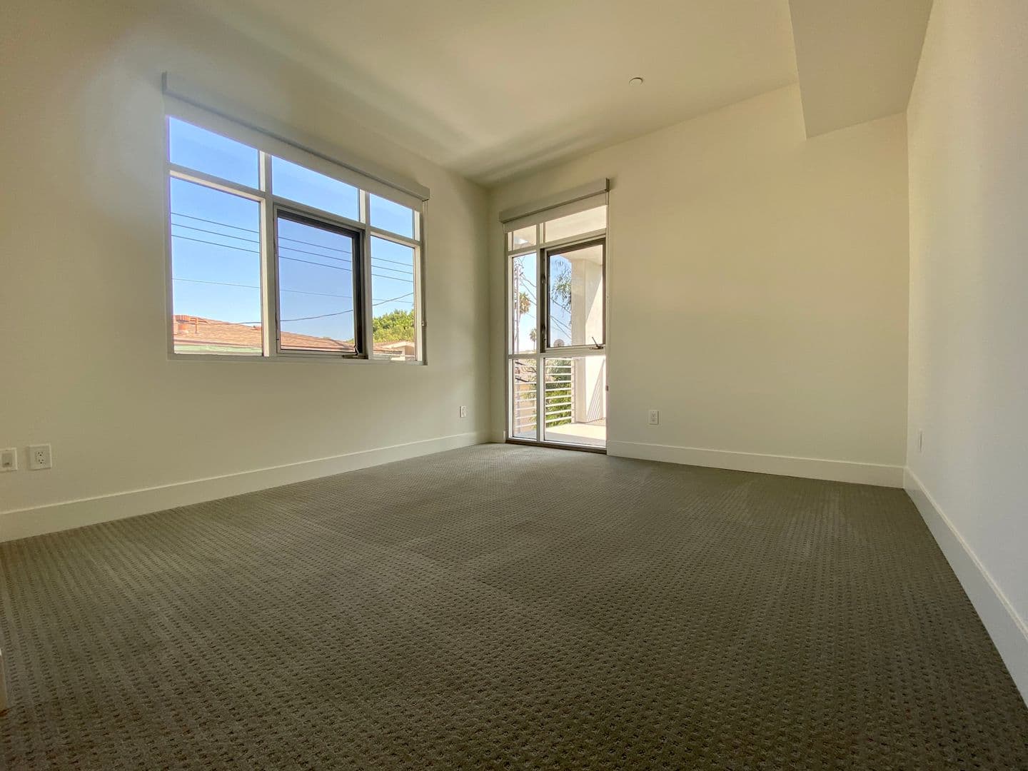 West Hollywood Apartment: 1232 N Kings Road