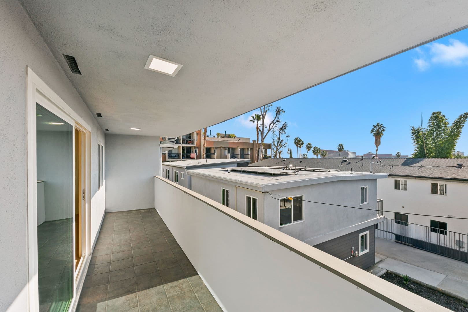 West Hollywood Apartment: 954 N San Vicente Blvd