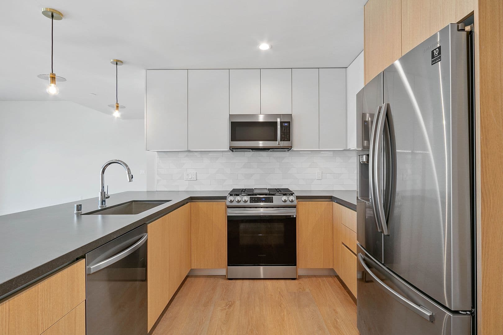 West Hollywood Apartment: 1001 N Fairfax Ave