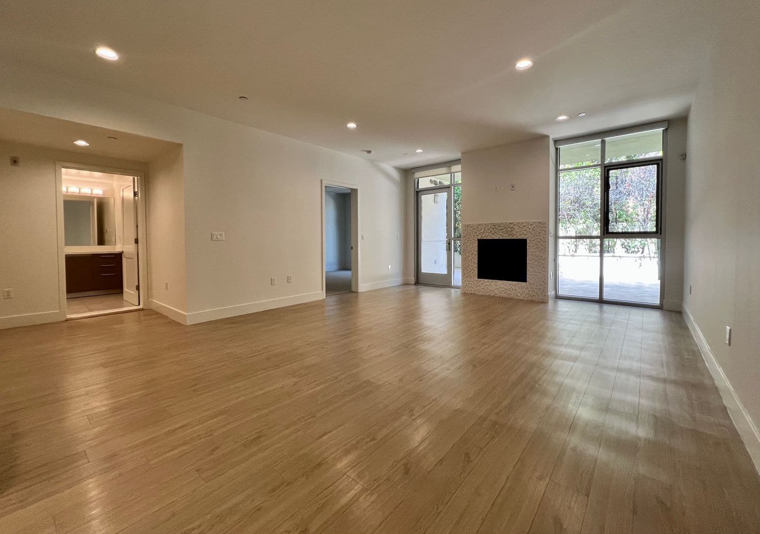 Bel-Air Apartment: 11715 Bellagio Road