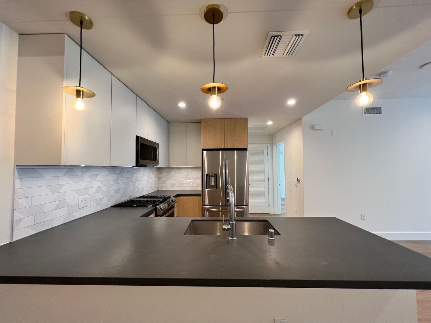 West Hollywood Apartment: 1001 N Fairfax Ave