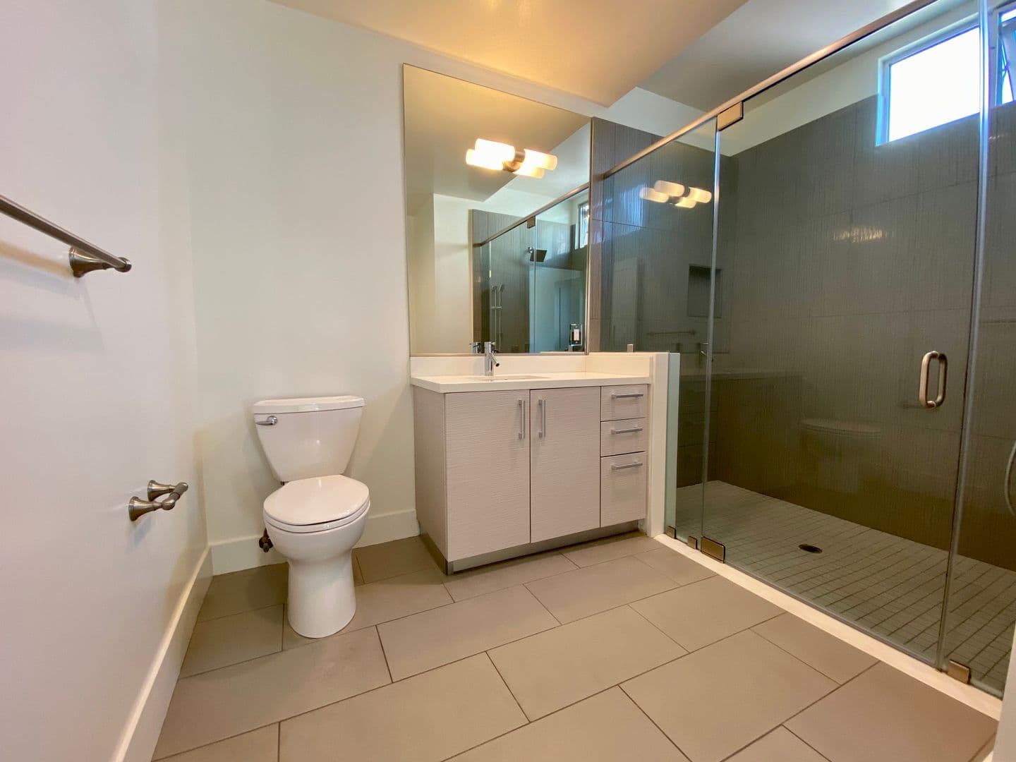 West Hollywood Apartment: 1232 N Kings Road