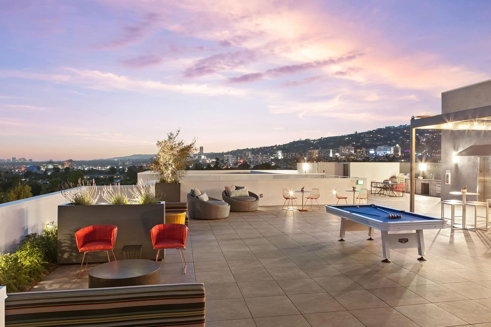 West Hollywood Apartment: 1001 N Fairfax Ave
