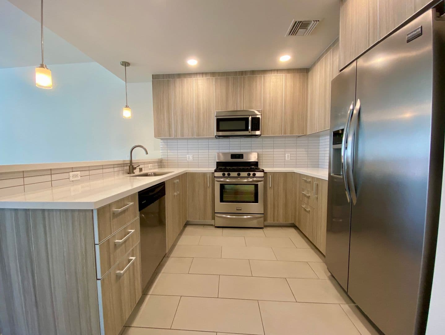 West Hollywood Apartment: 1232 N Kings Road
