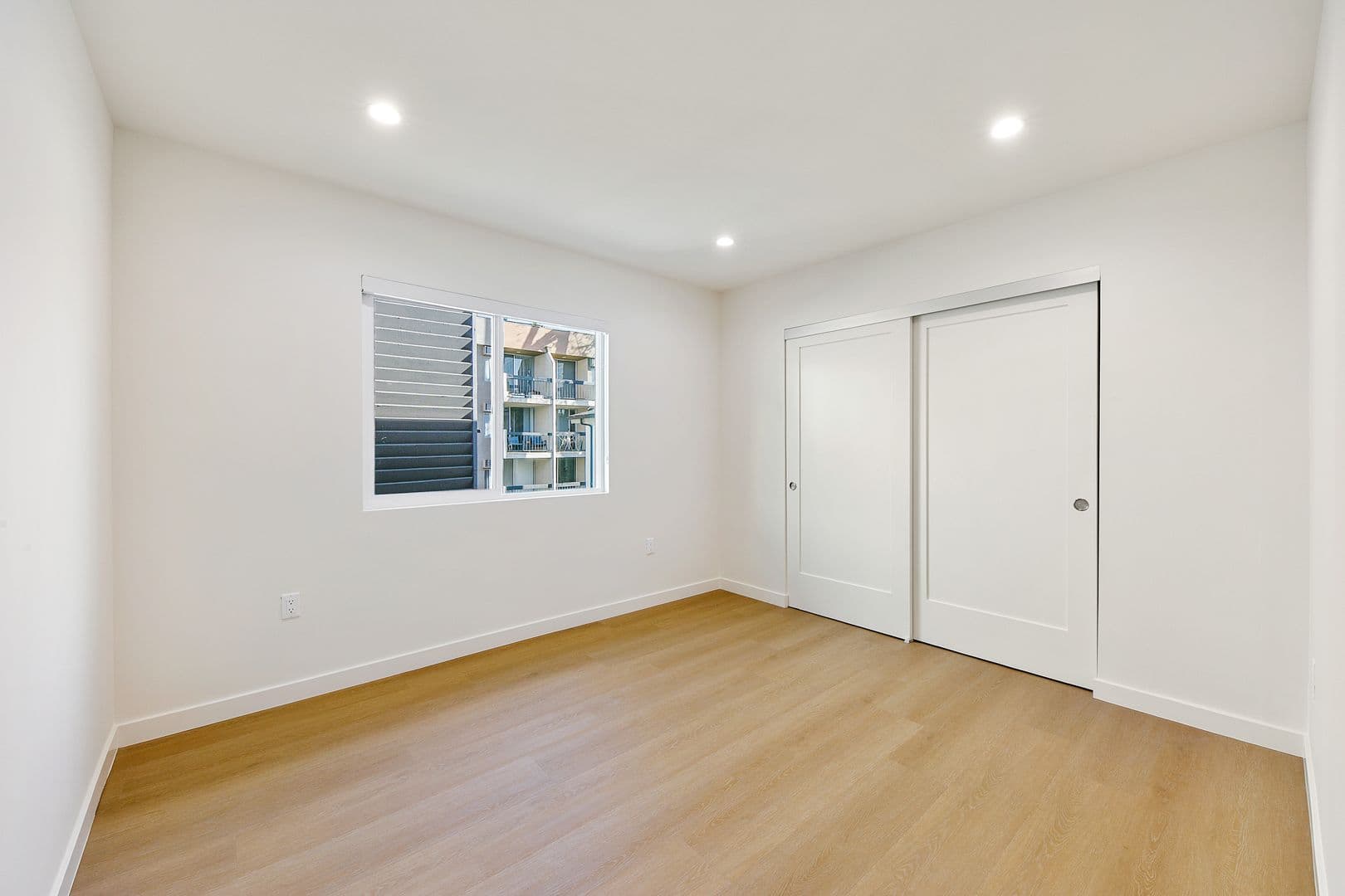West Hollywood Apartment: 954 N San Vicente Blvd