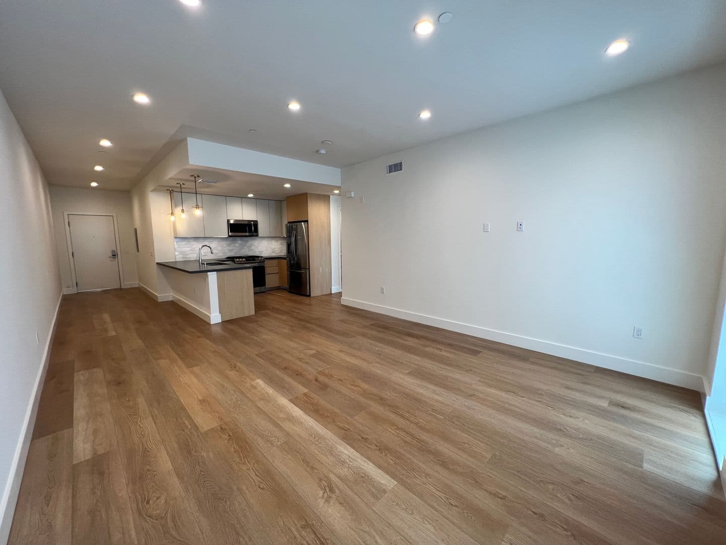 West Hollywood Apartment: 1001 N Fairfax Ave