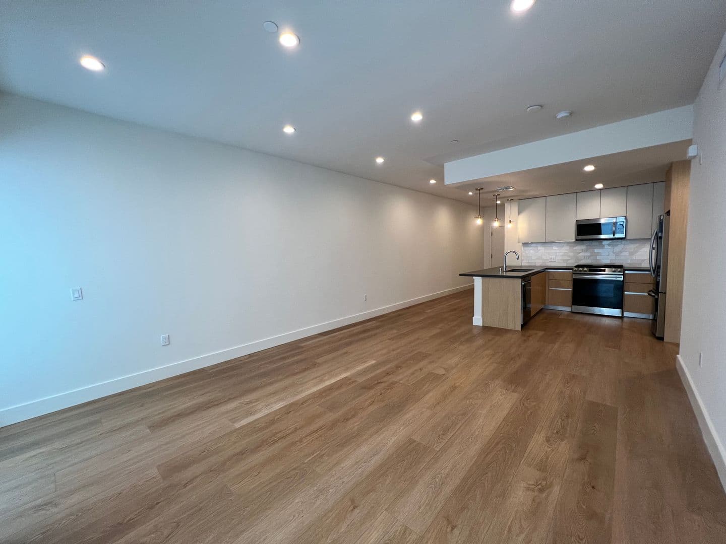 West Hollywood Apartment: 1001 N Fairfax Ave