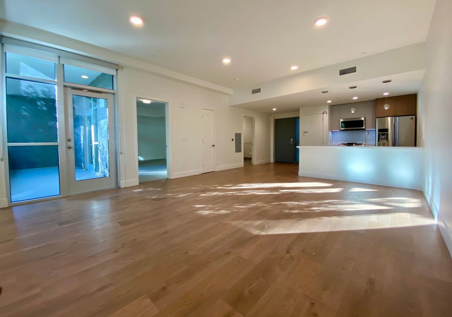 West Hollywood Apartment: 8017 Norton Avenue
