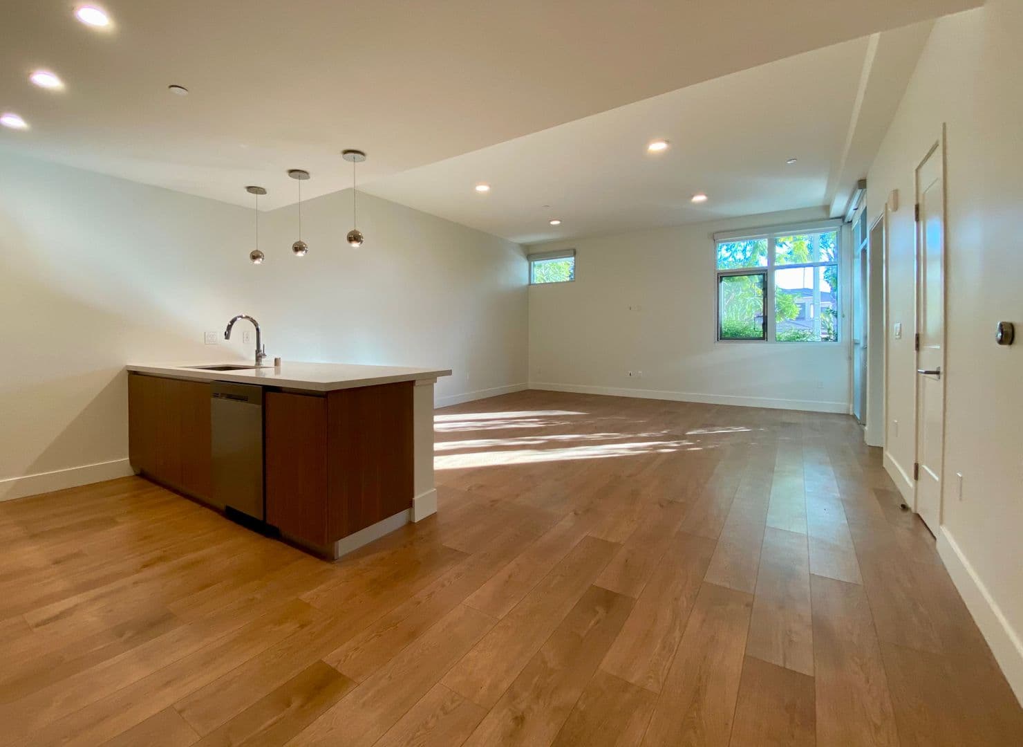 West Hollywood Apartment: 8017 Norton Avenue