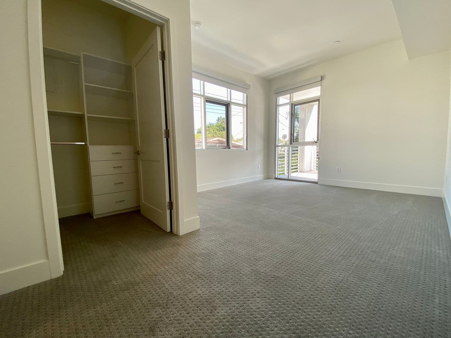 West Hollywood Apartment: 1232 N Kings Road