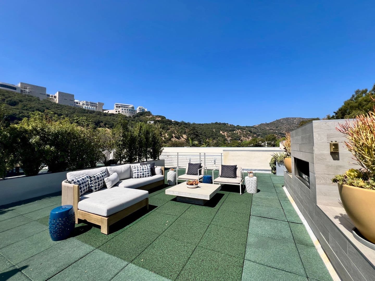 Bel-Air Apartment: 11715 Bellagio Road