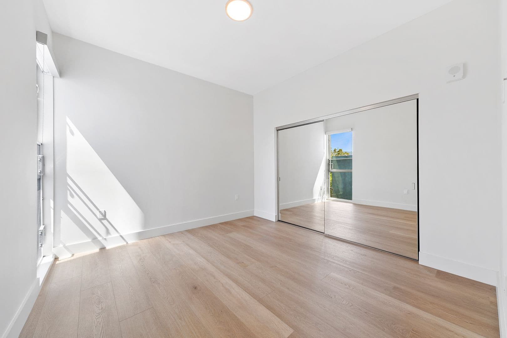West Hollywood Apartment: 1001 N Fairfax Ave