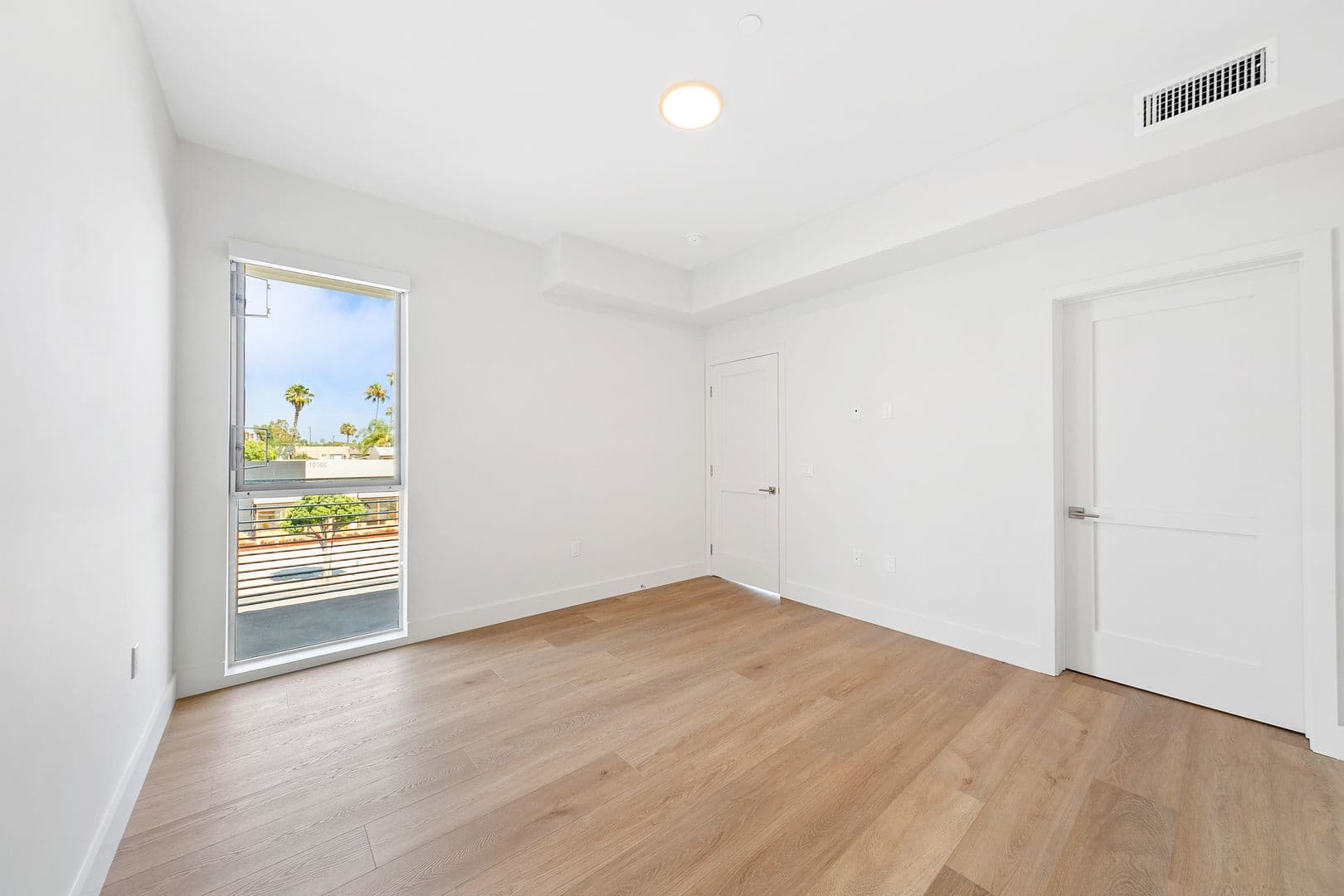 West Hollywood Apartment: 1001 N Fairfax Ave