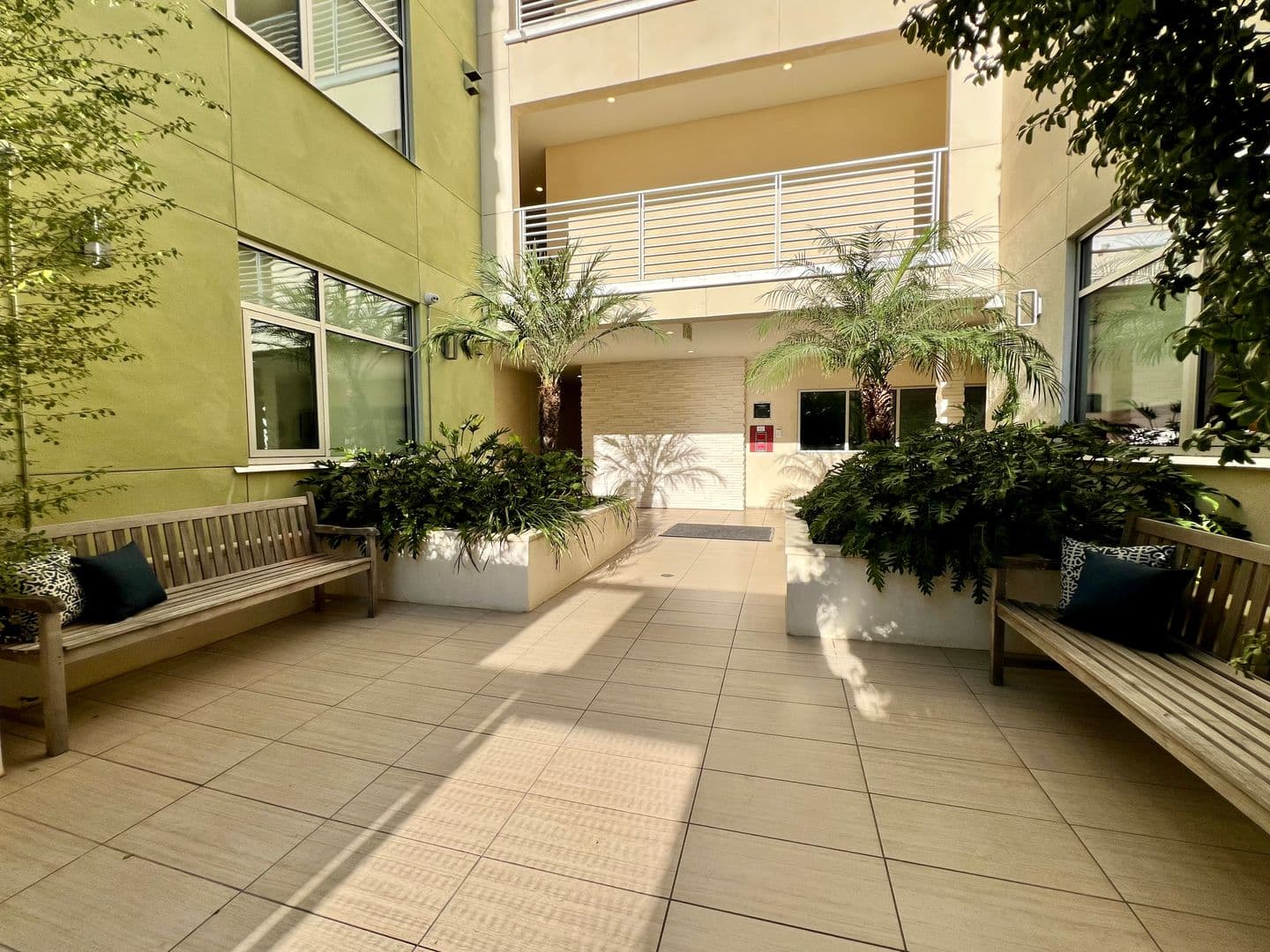 Bel-Air Apartment: 11715 Bellagio Road