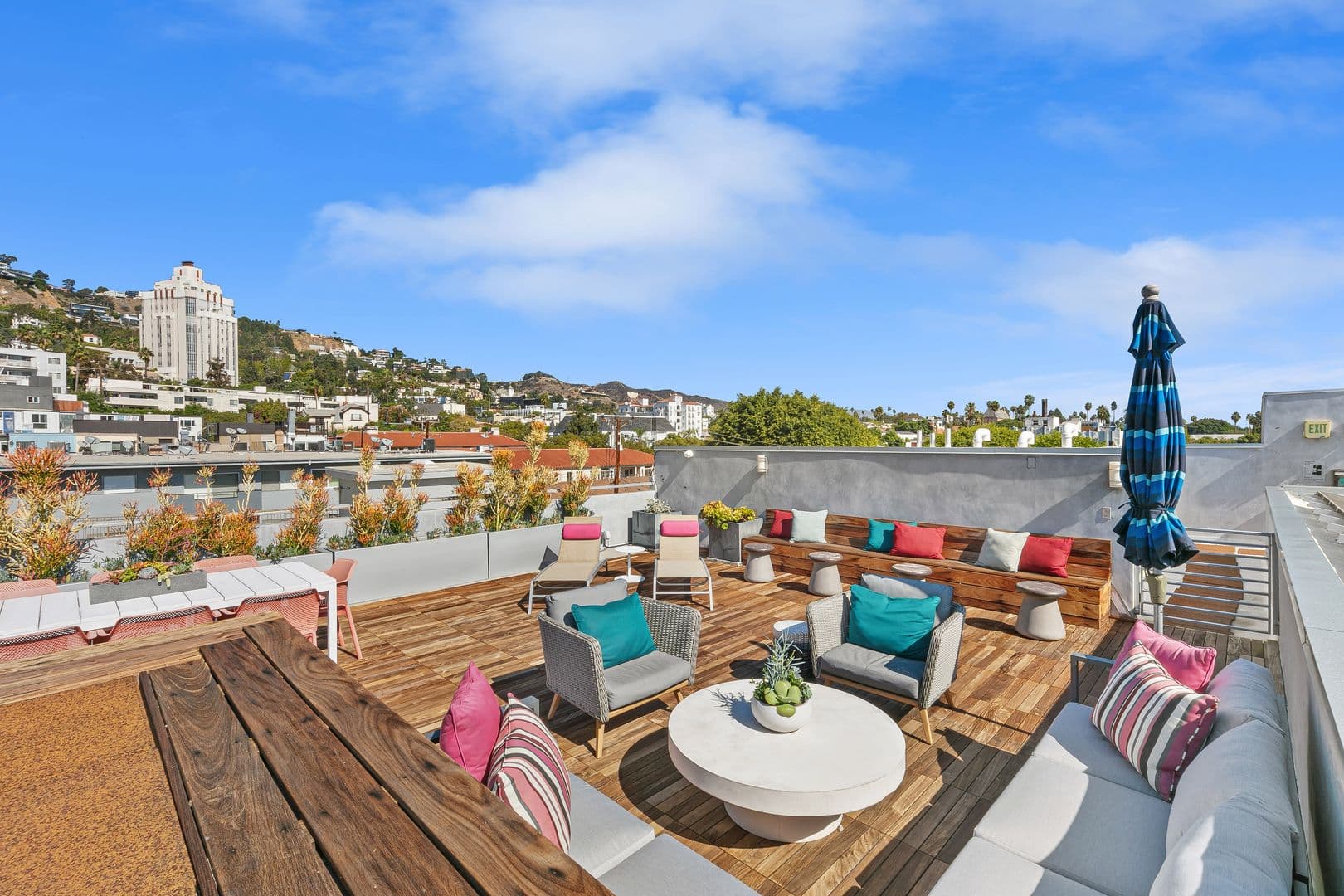 West Hollywood Apartment: 1232 N Kings Road