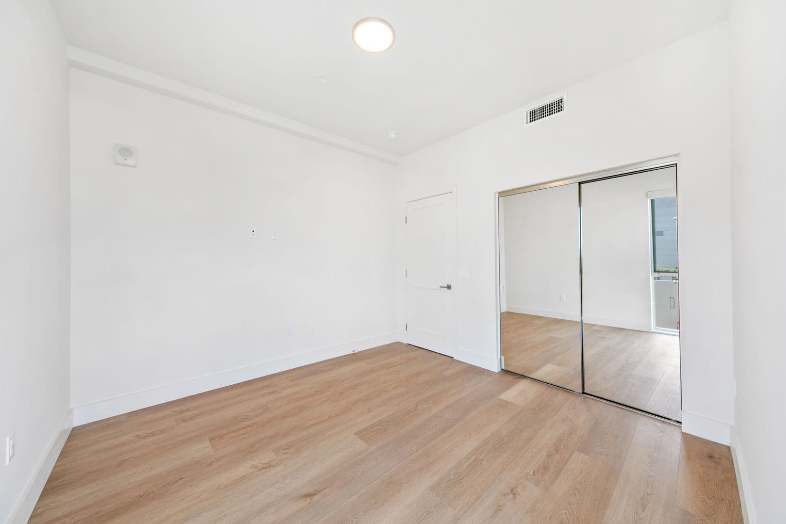 West Hollywood Apartment: 1001 N Fairfax Ave