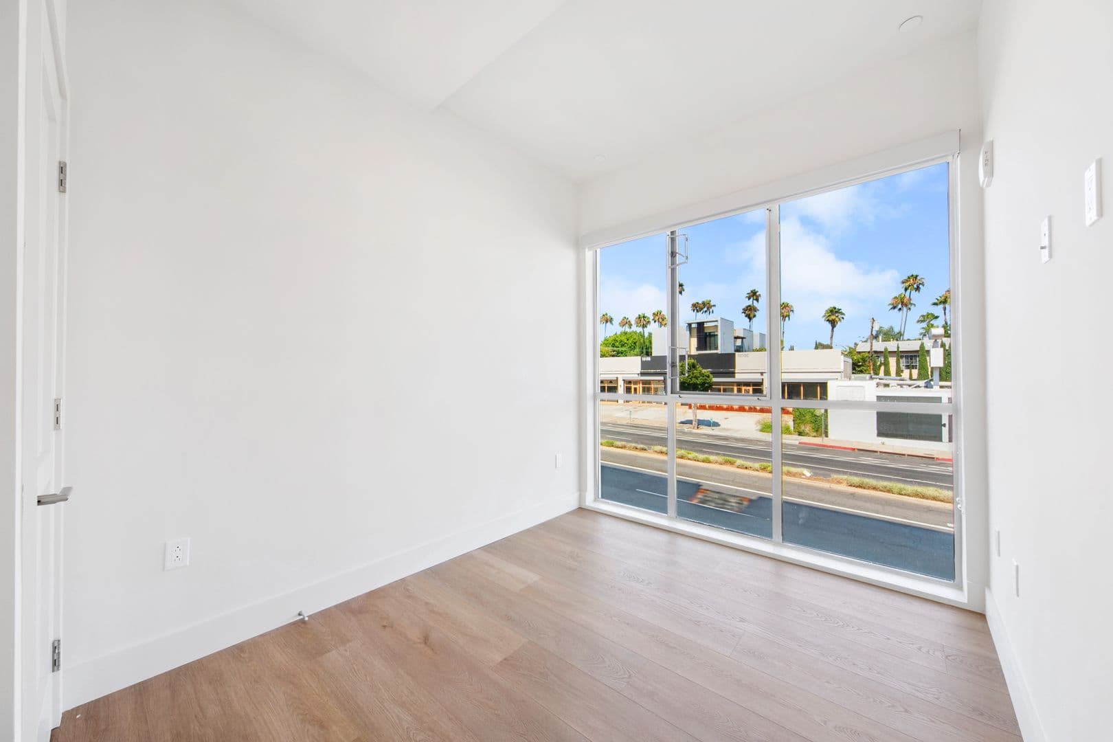 West Hollywood Apartment: 1001 N Fairfax Ave