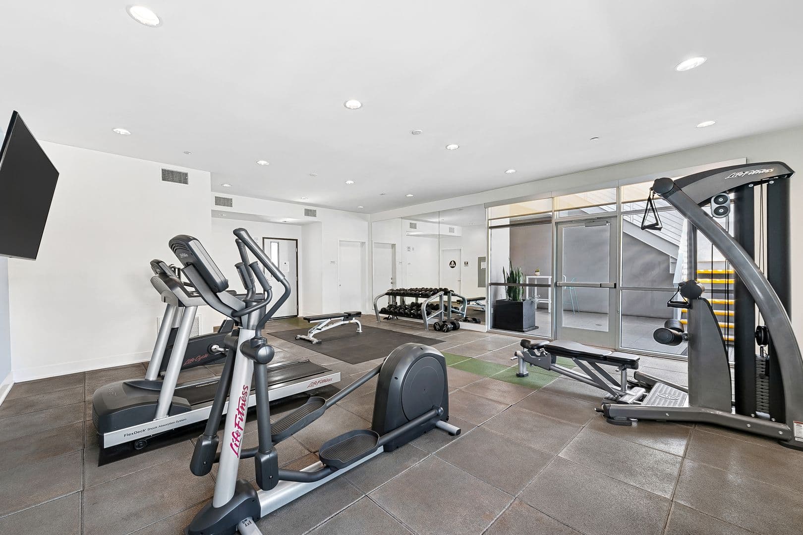 West Hollywood Apartment: 1232 N Kings Road