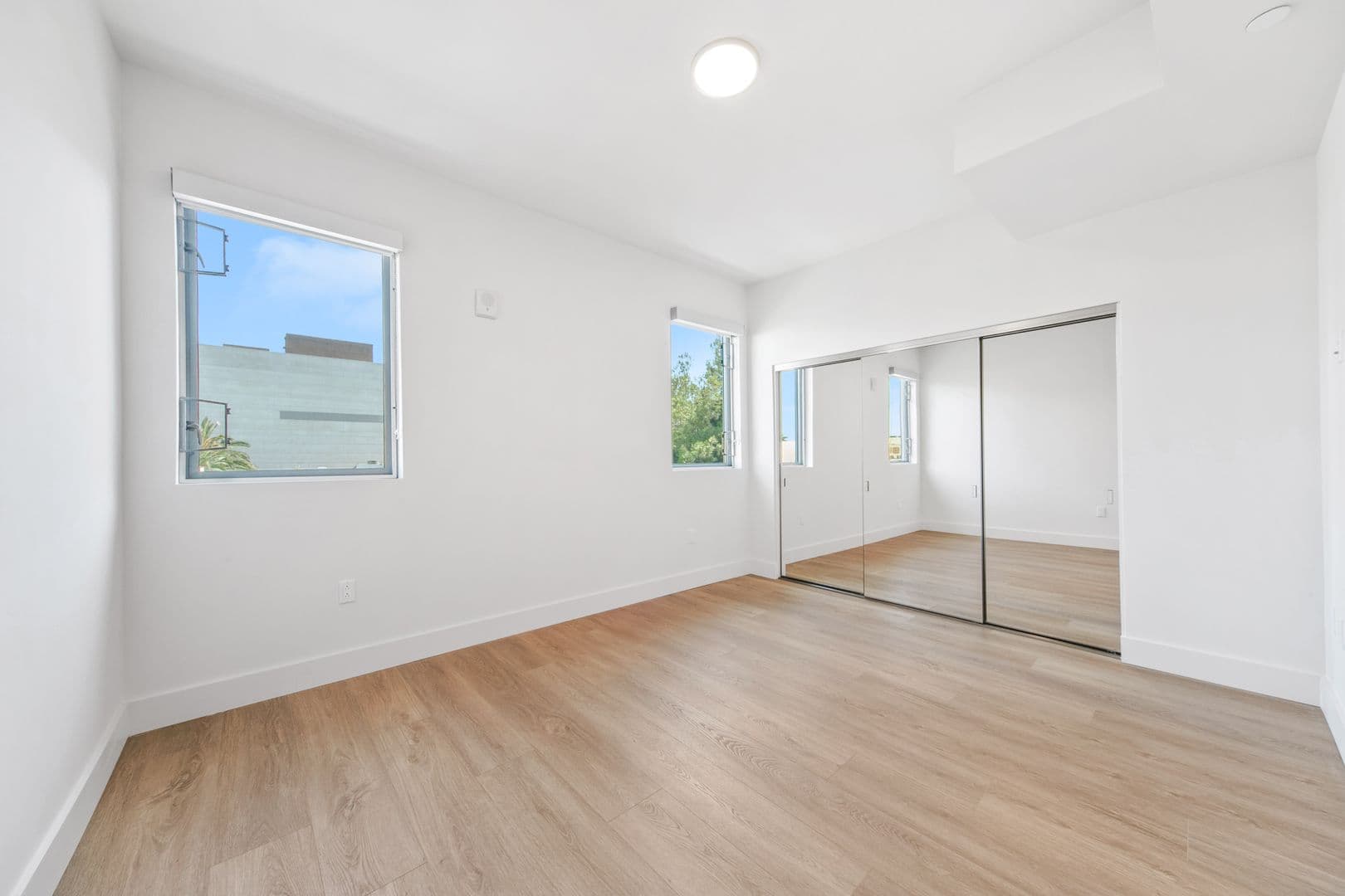 West Hollywood Apartment: 1001 N Fairfax Ave