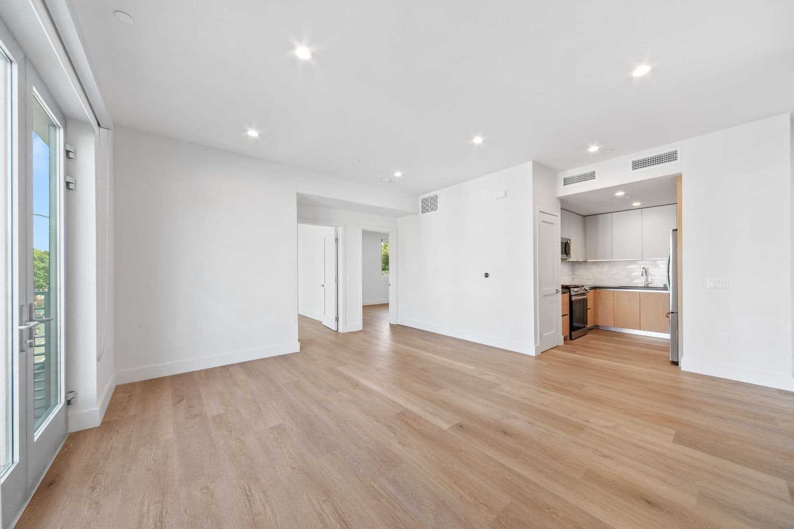 West Hollywood Apartment: 1001 N Fairfax Ave