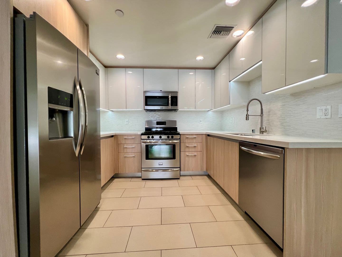 Bel-Air Apartment: 11715 Bellagio Road