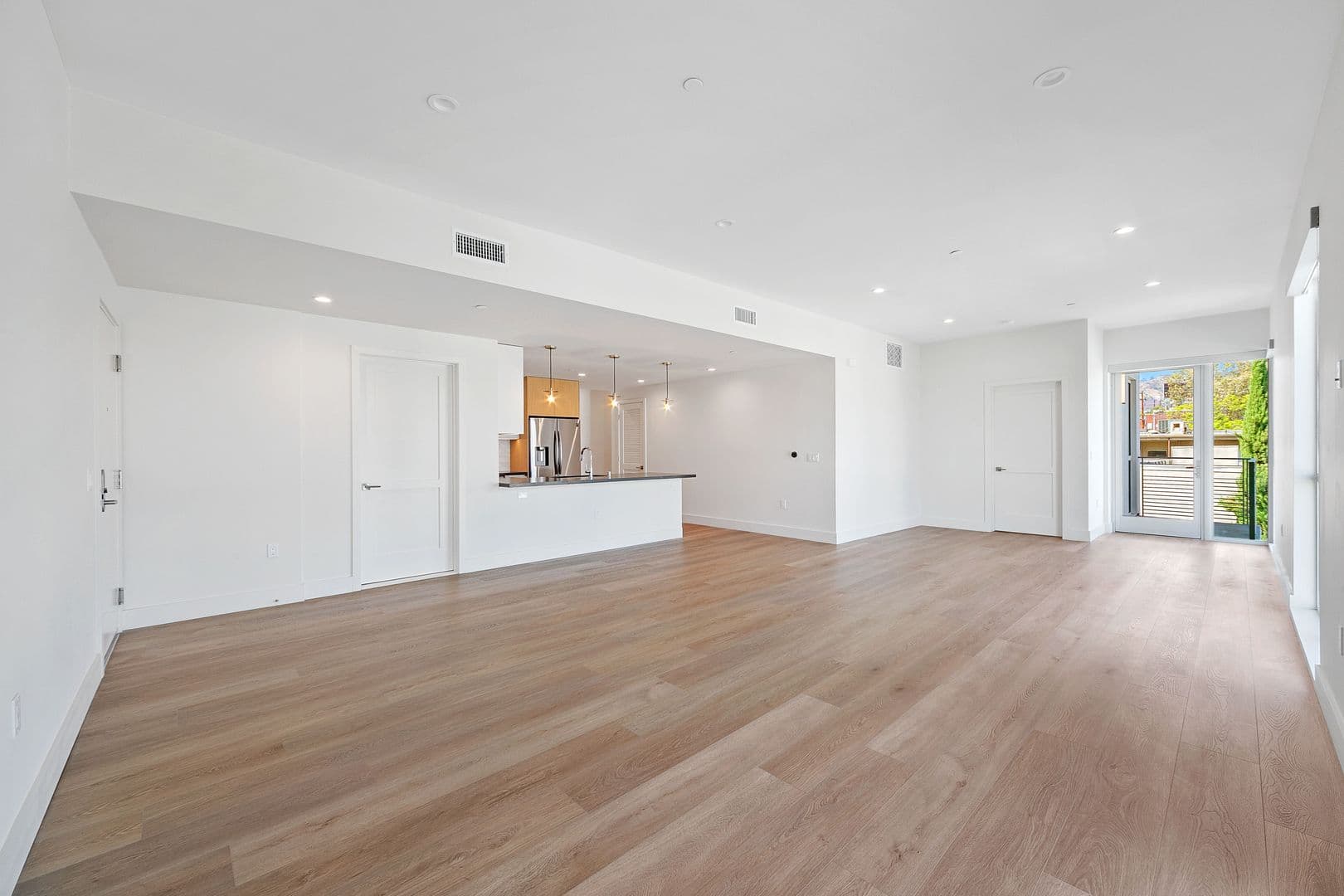West Hollywood Apartment: 1001 N Fairfax Ave