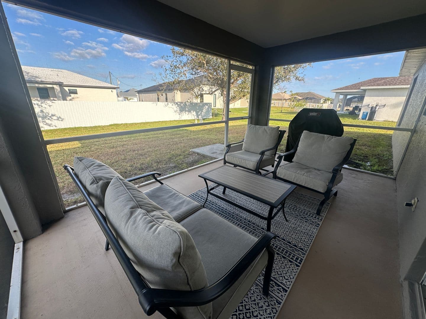 Cape Coral House: 128 NW 25th Pl