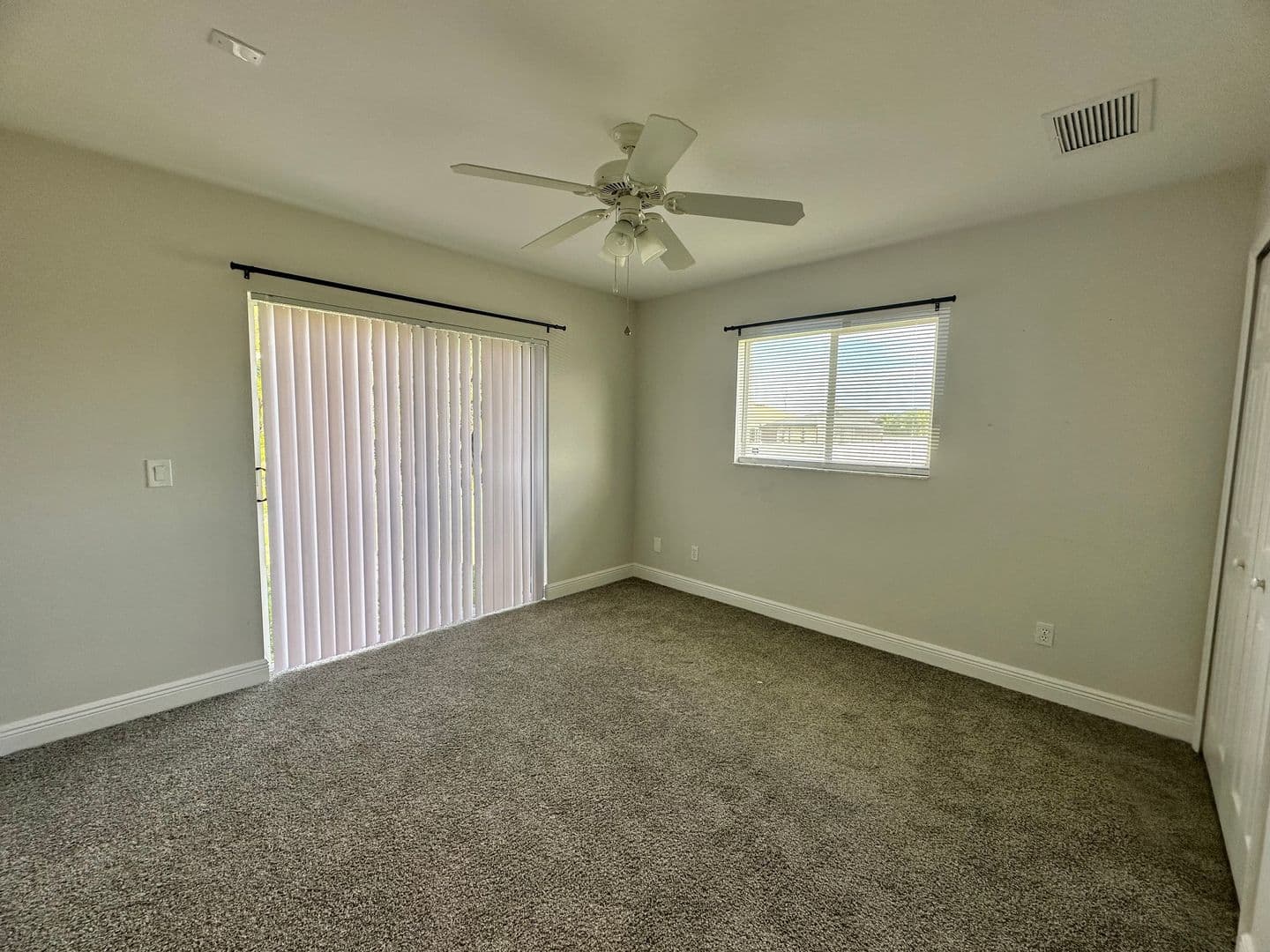 Cape Coral House: 300 SW 24th Pl