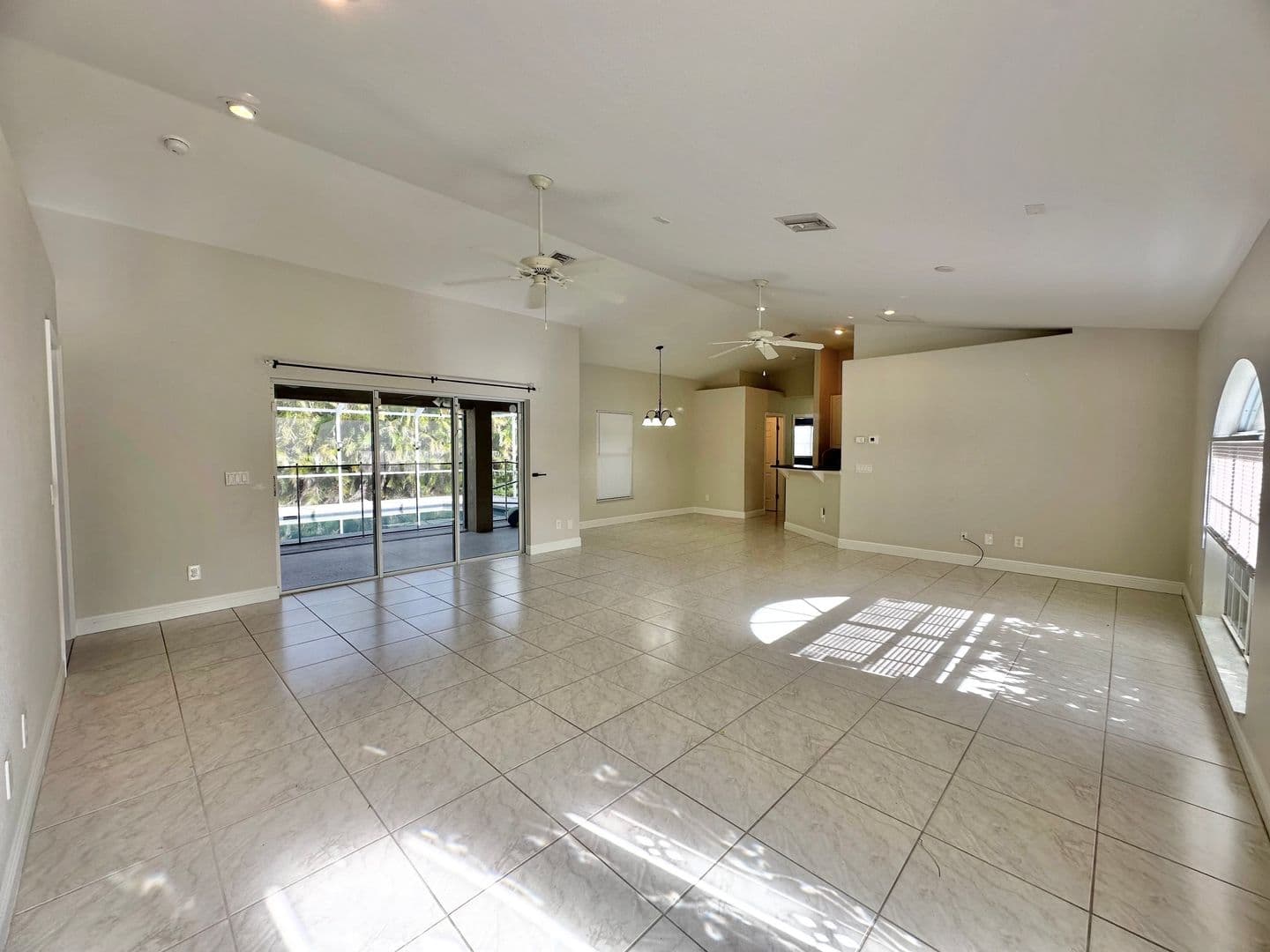 Cape Coral House: 300 SW 24th Pl
