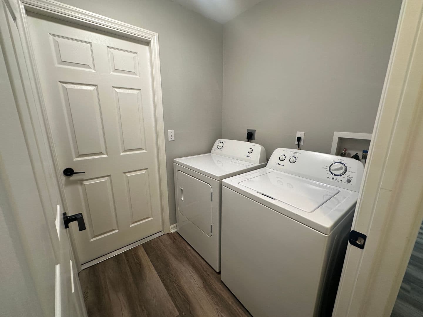 Cape Coral House: 128 NW 25th Pl