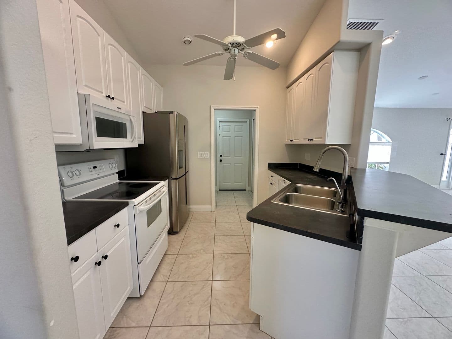 Cape Coral House: 300 SW 24th Pl