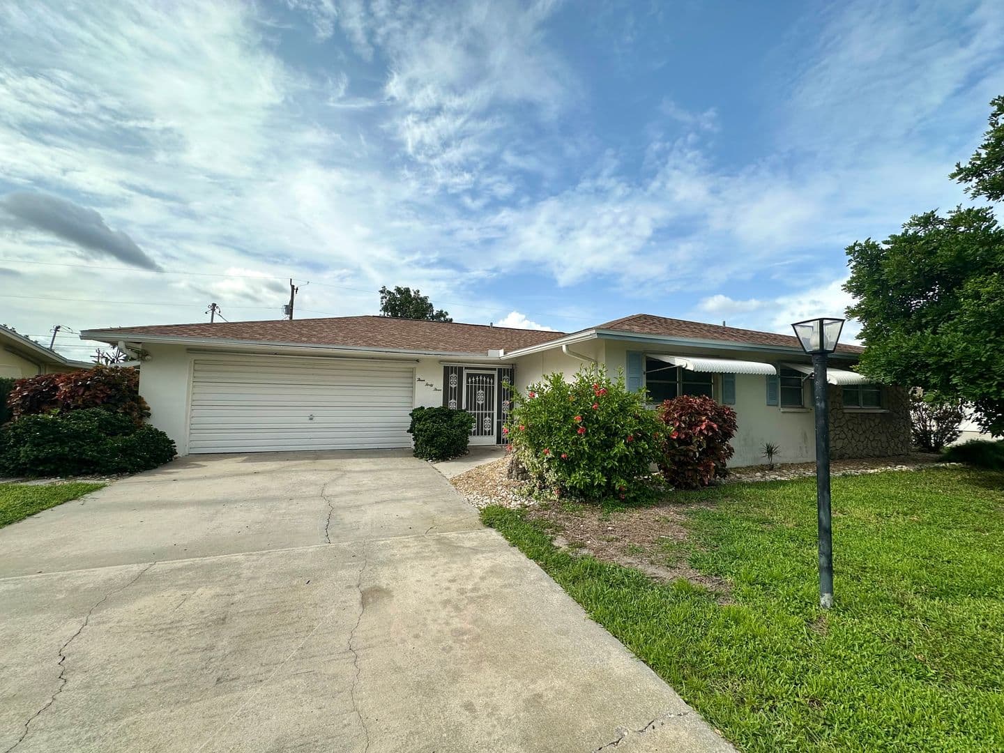 Cape Coral House: 443 Monterey Ave