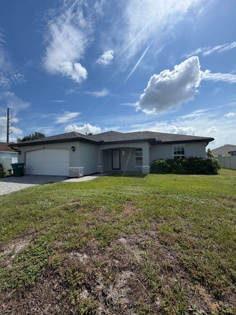 Cape Coral House: 2707 NE 7th Ave