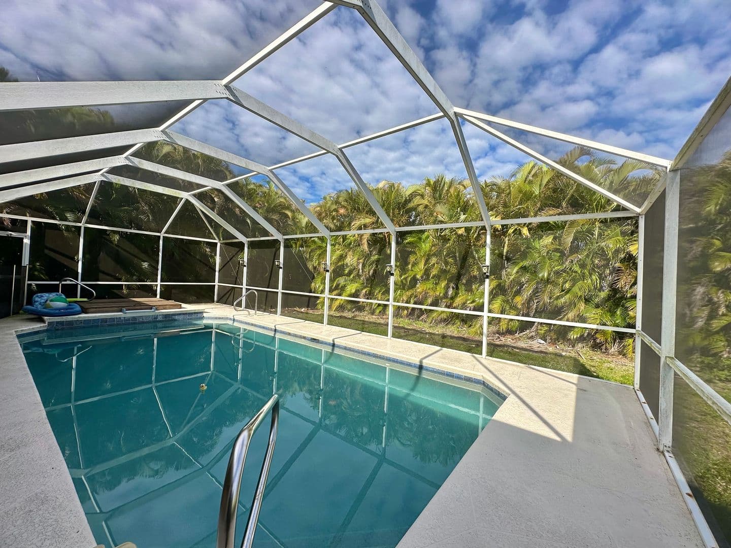 Cape Coral House: 300 SW 24th Pl