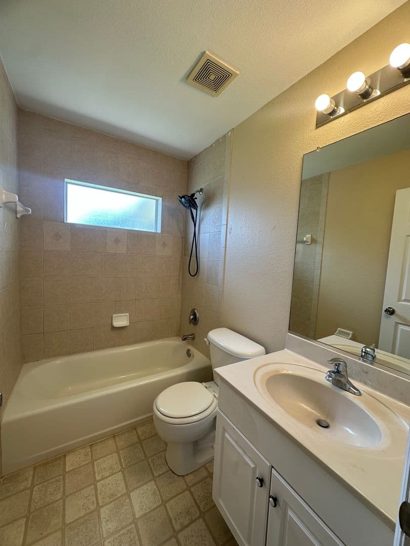 Cape Coral House: 1137 NW Juanita Pl