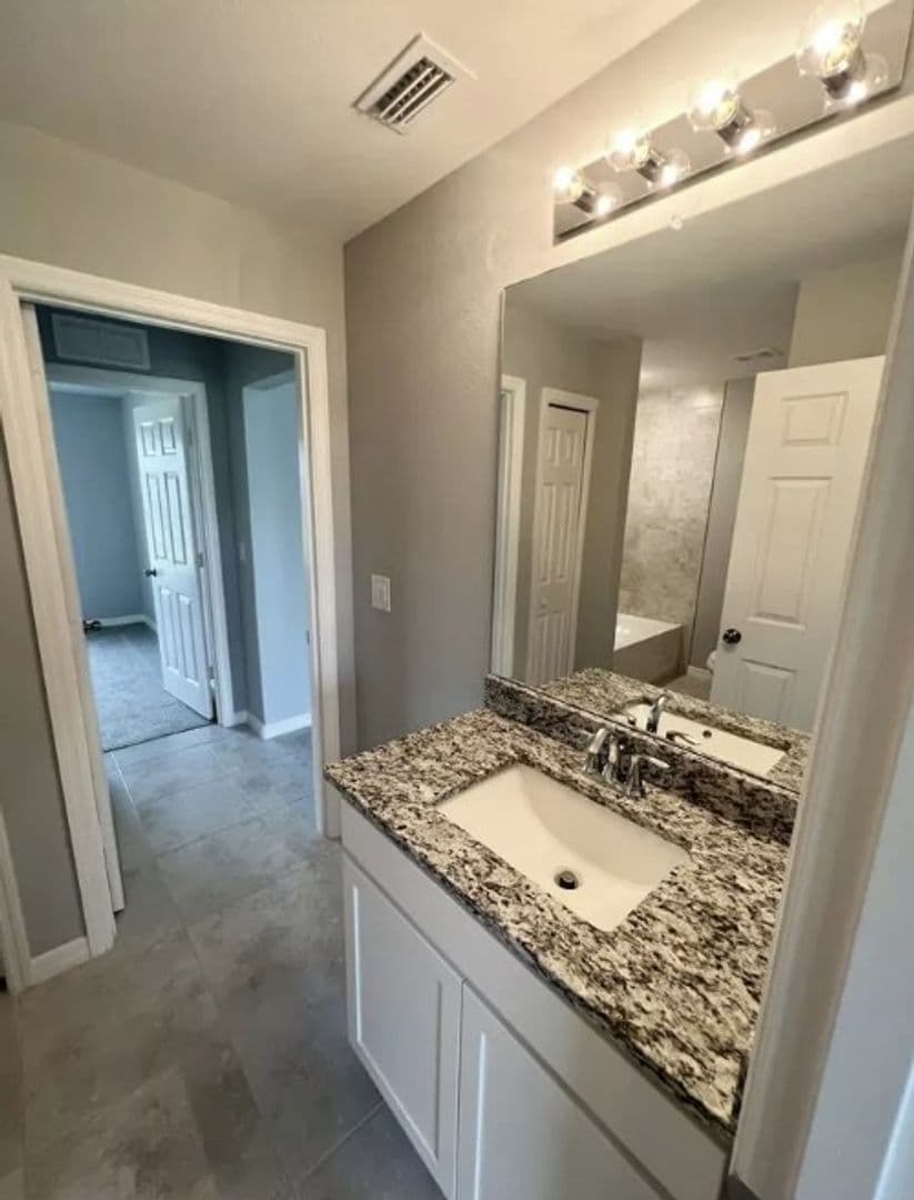 Cape Coral House: 2707 NE 7th Ave