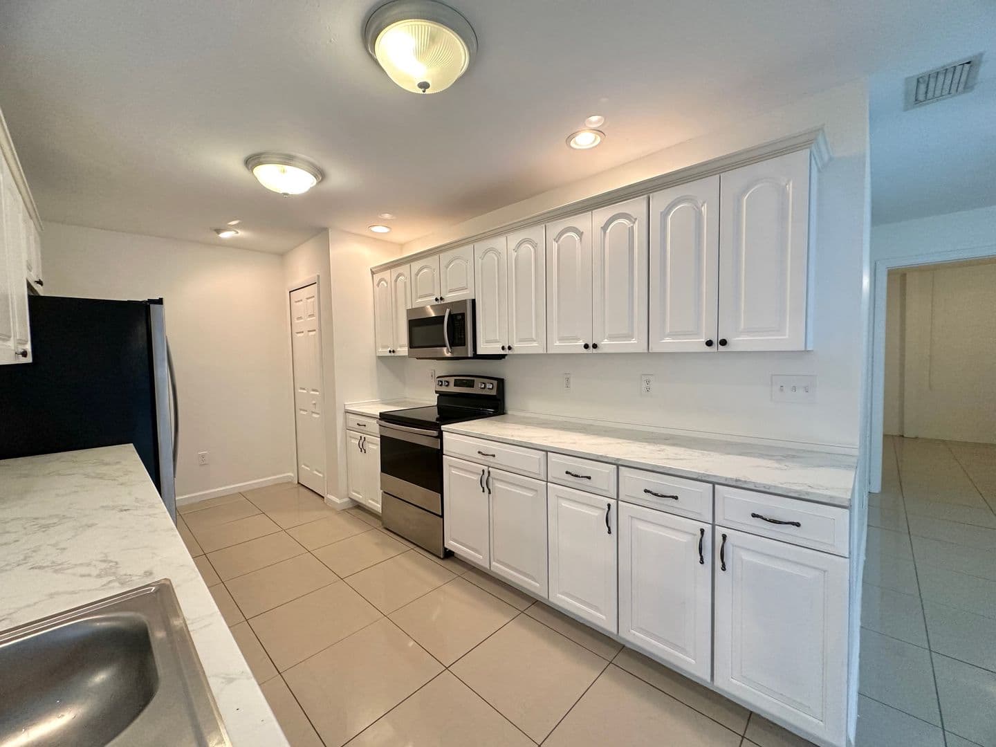 Cape Coral House: 443 Monterey Ave