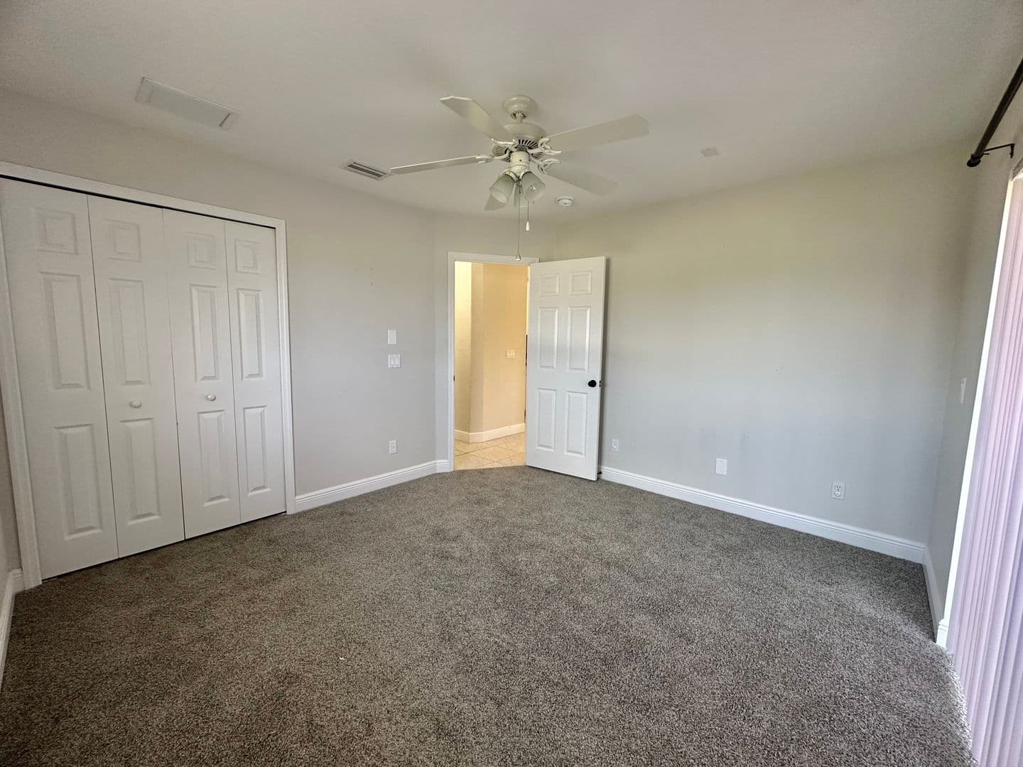 Cape Coral House: 300 SW 24th Pl
