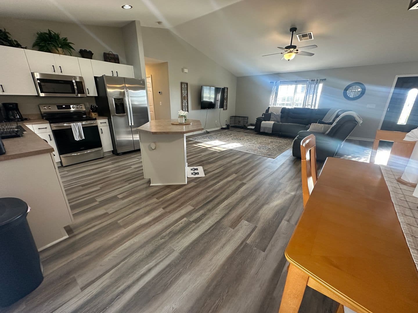 Cape Coral House: 128 NW 25th Pl