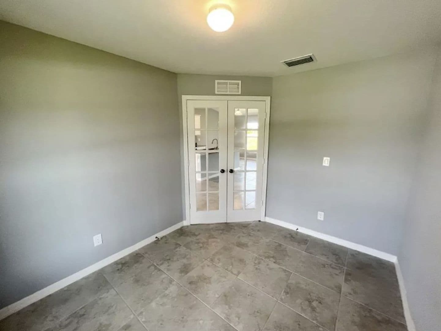 Cape Coral House: 2707 NE 7th Ave