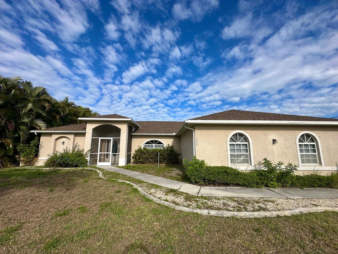 Cape Coral House: 300 SW 24th Pl