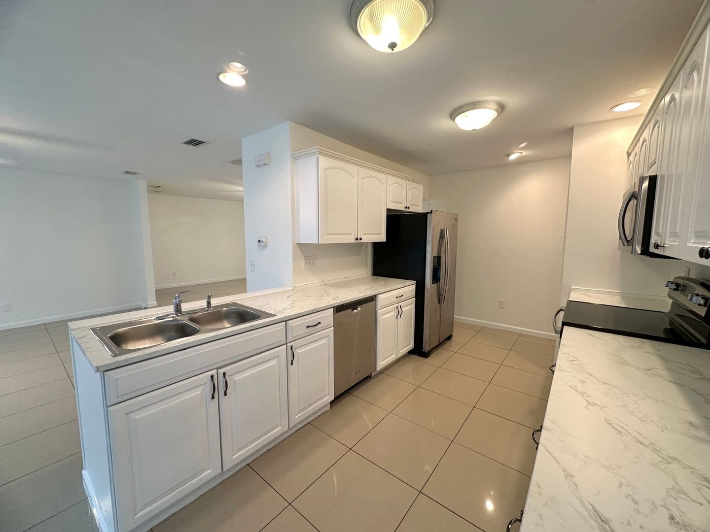 Cape Coral House: 443 Monterey Ave