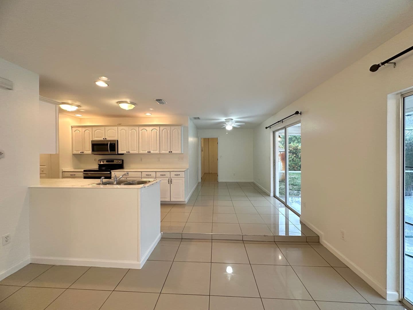 Cape Coral House: 443 Monterey Ave