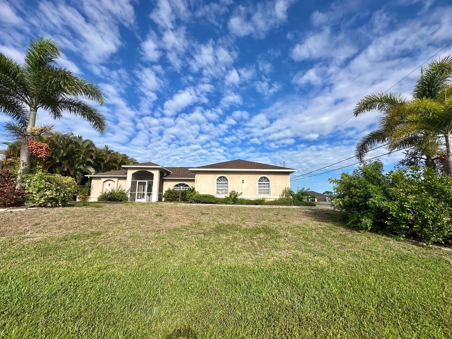 Cape Coral House: 300 SW 24th Pl