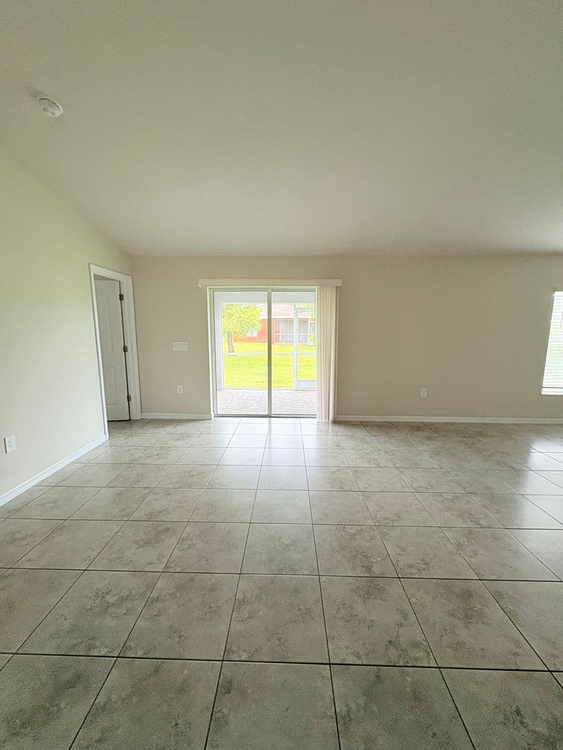 Cape Coral House: 3408 NE 12th Ave